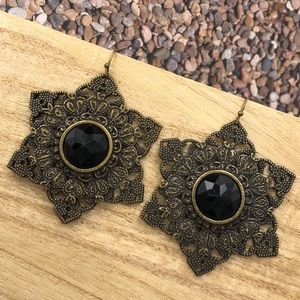 🌼 Filigree Star Flower Vintage Look Black Gem Dangle Earrings